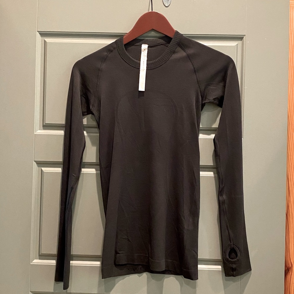 Lulu Lemon Black Long Sleeve Athletic Top, Size 4